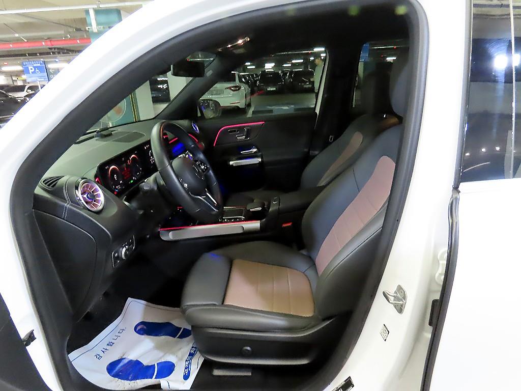Mercedes Benz EQB - Vista 6