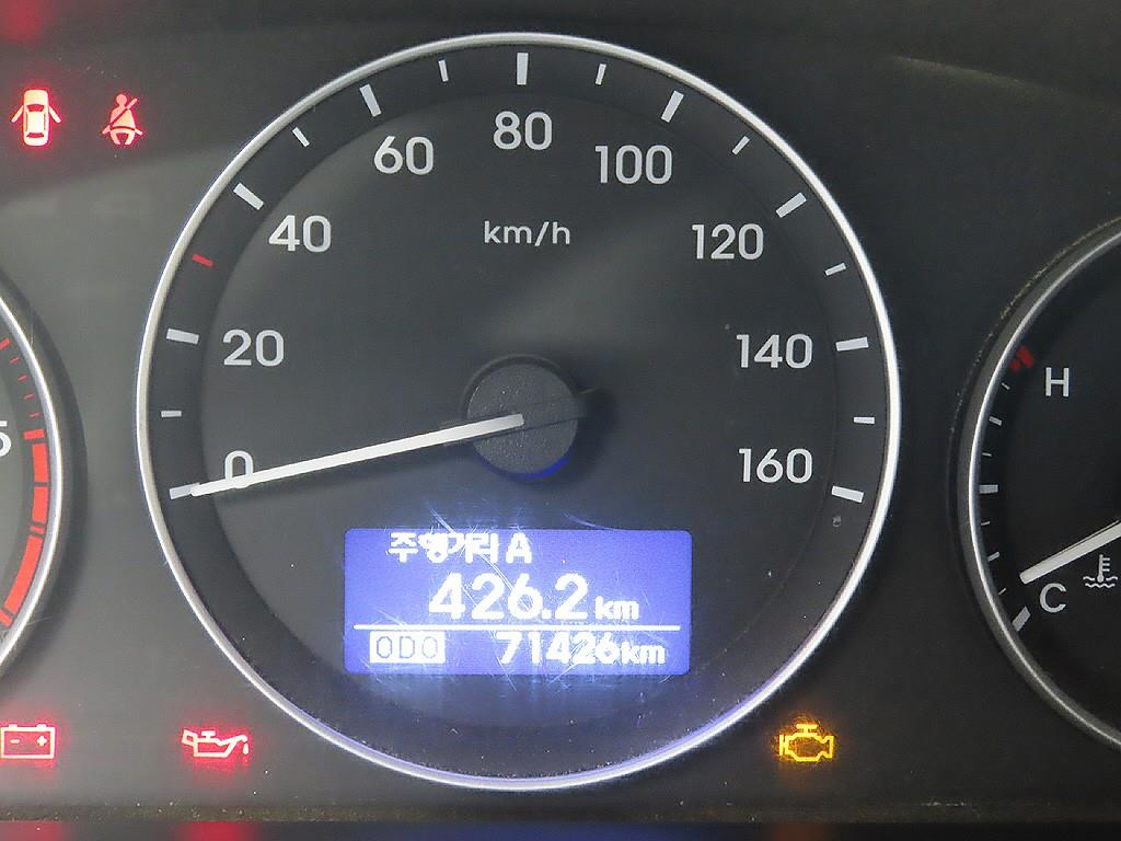 HYUNDAI Starex - Vista 11