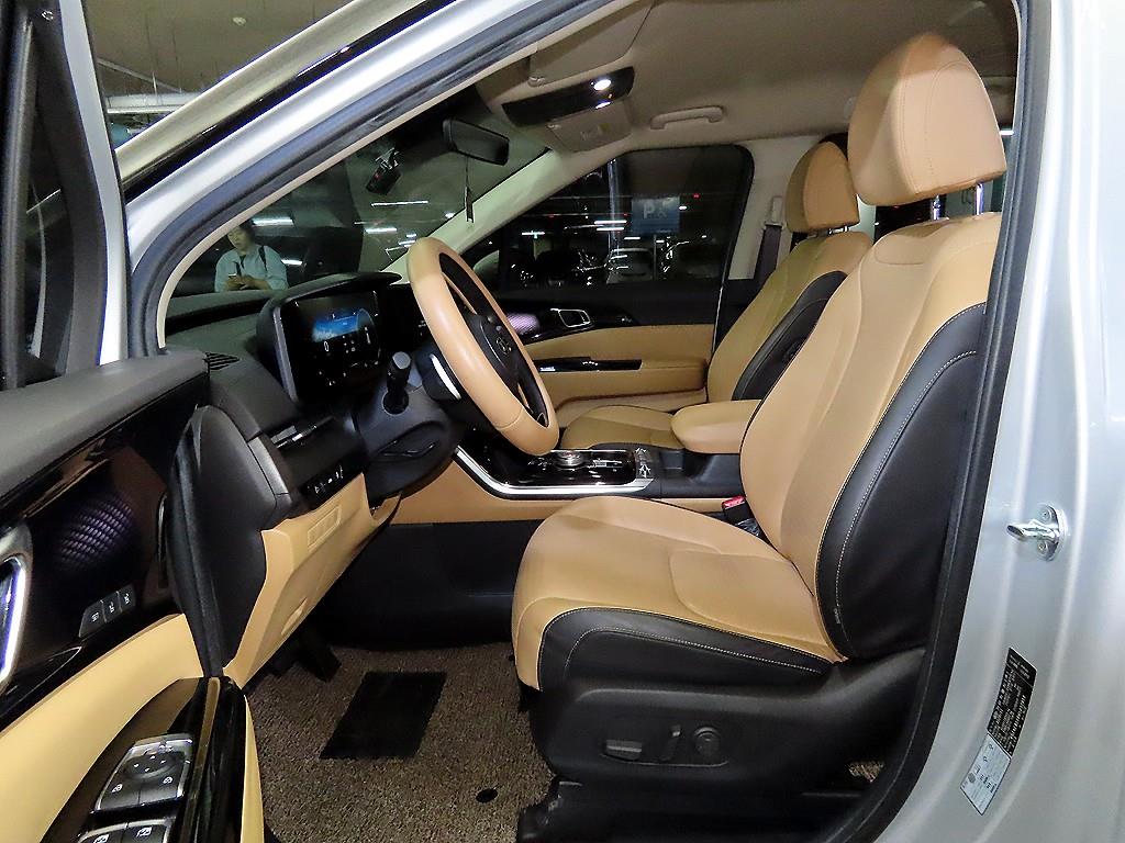KIA Carnival - Vista 6