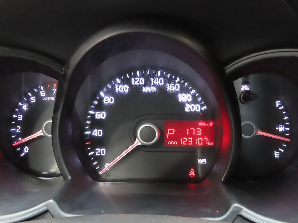 KIA Morning - Vista 11