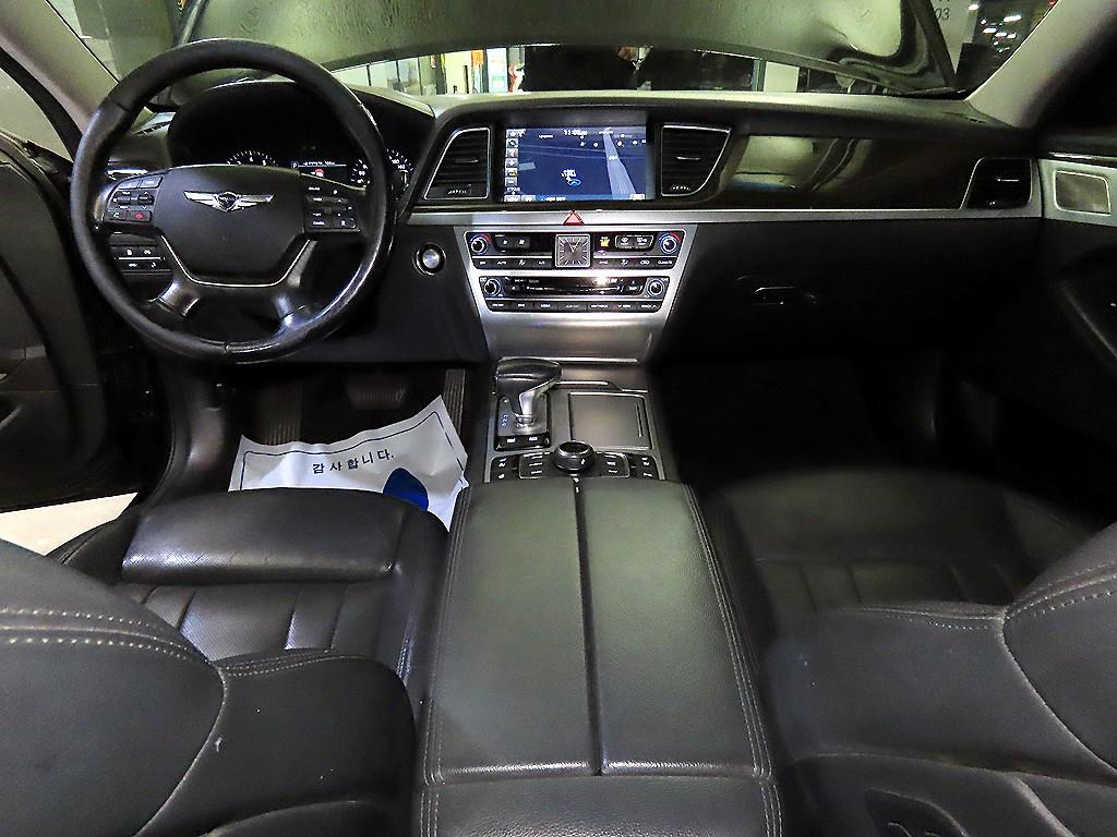 Genesis G80 - Vista 10