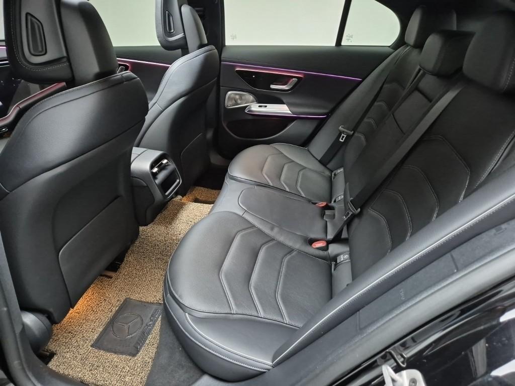 Mercedes Benz E class - Vista 12