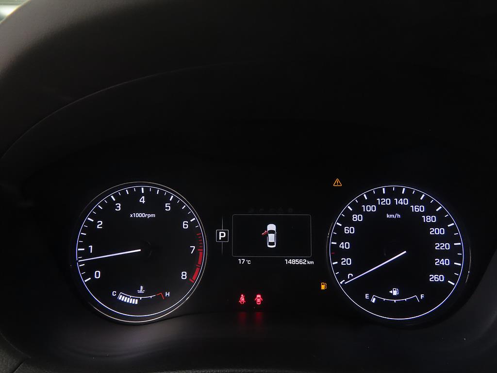 HYUNDAI Genesis - Vista 9