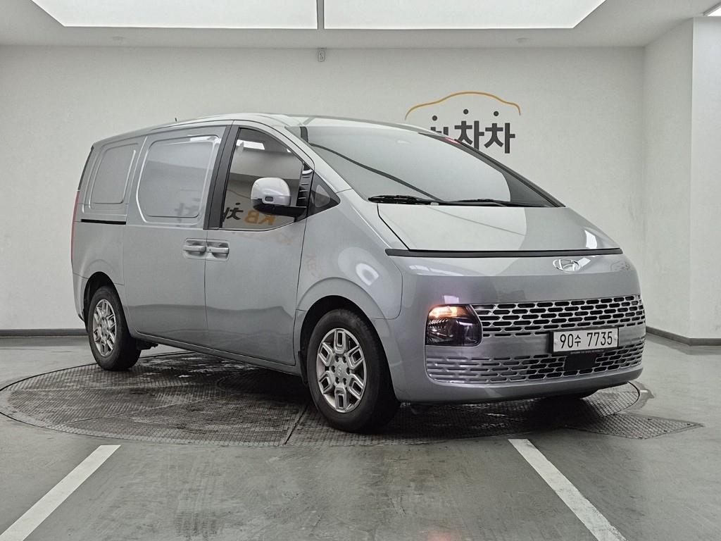 HYUNDAI Staria - Vista 2