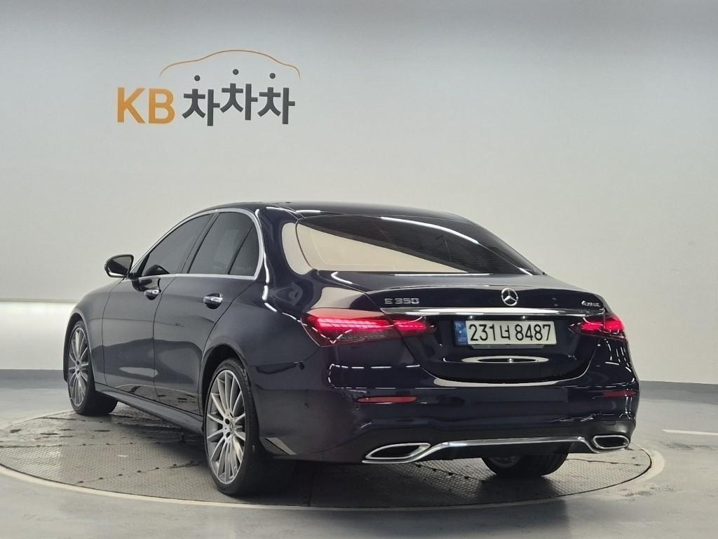Mercedes Benz E class - Vista 2