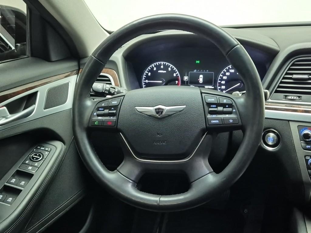 HYUNDAI Genesis - Vista 9