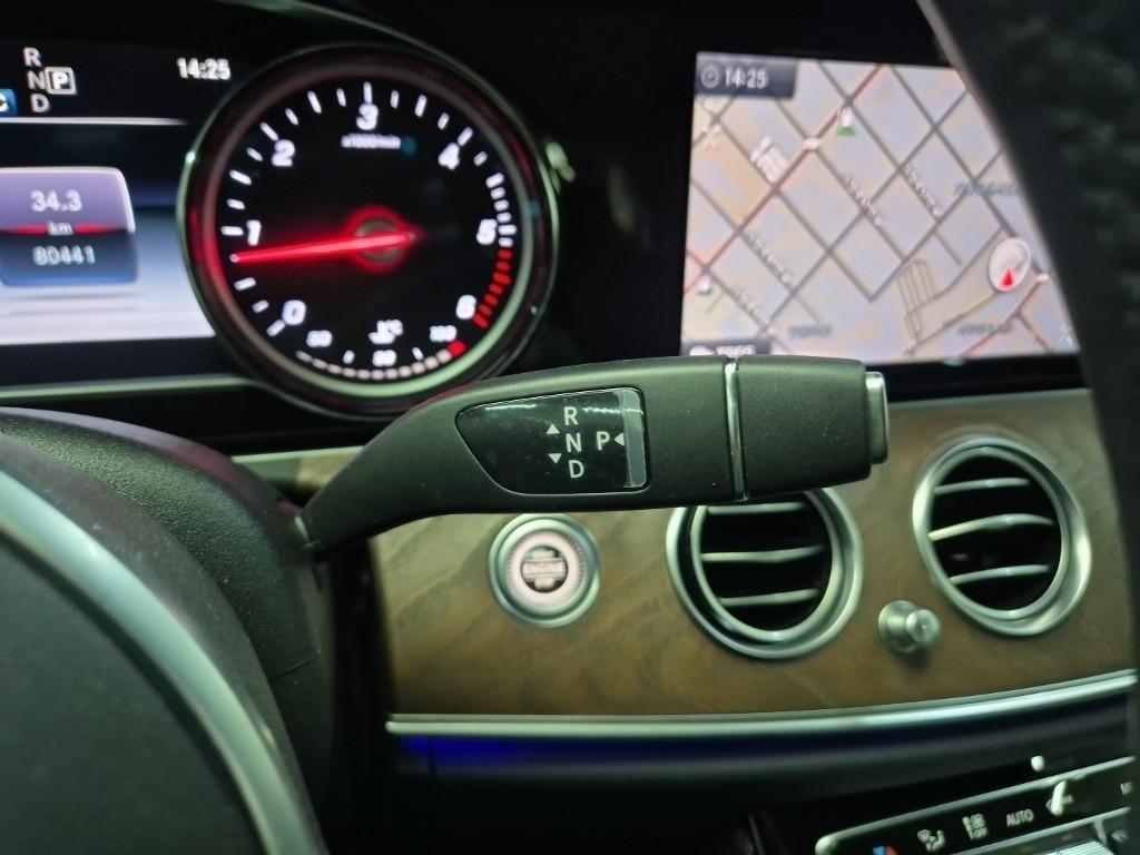 Mercedes Benz E class - Vista 8
