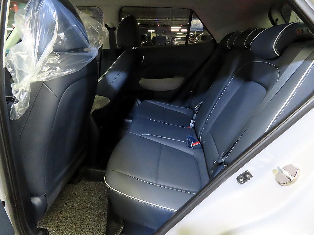 HYUNDAI Venue - Vista 7