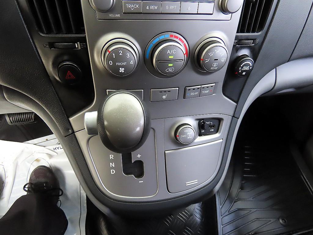 HYUNDAI Starex - Vista 11