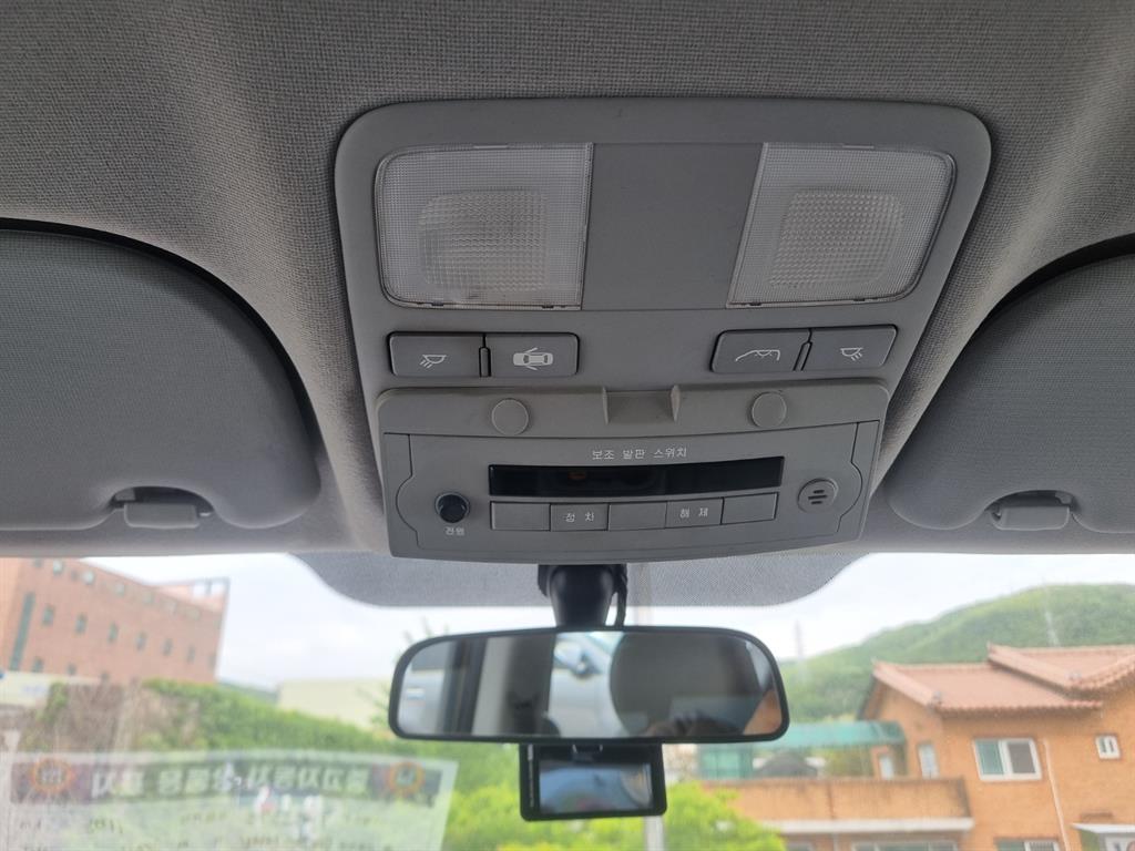 HYUNDAI Starex - Vista 12