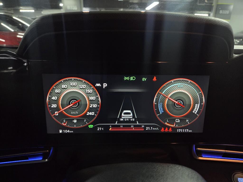HYUNDAI Avante - Vista 12