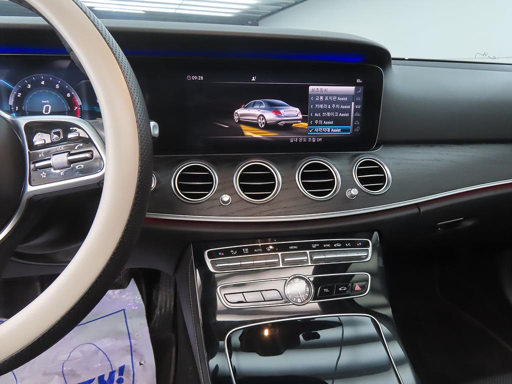 Mercedes Benz E class - Vista 10