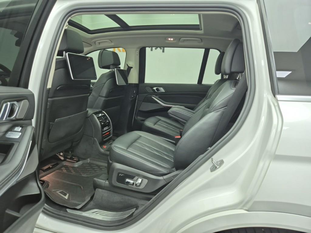 BMW X7 - Vista 12
