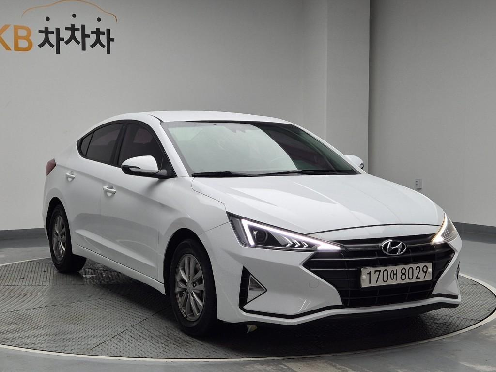 HYUNDAI Avante - Vista 4