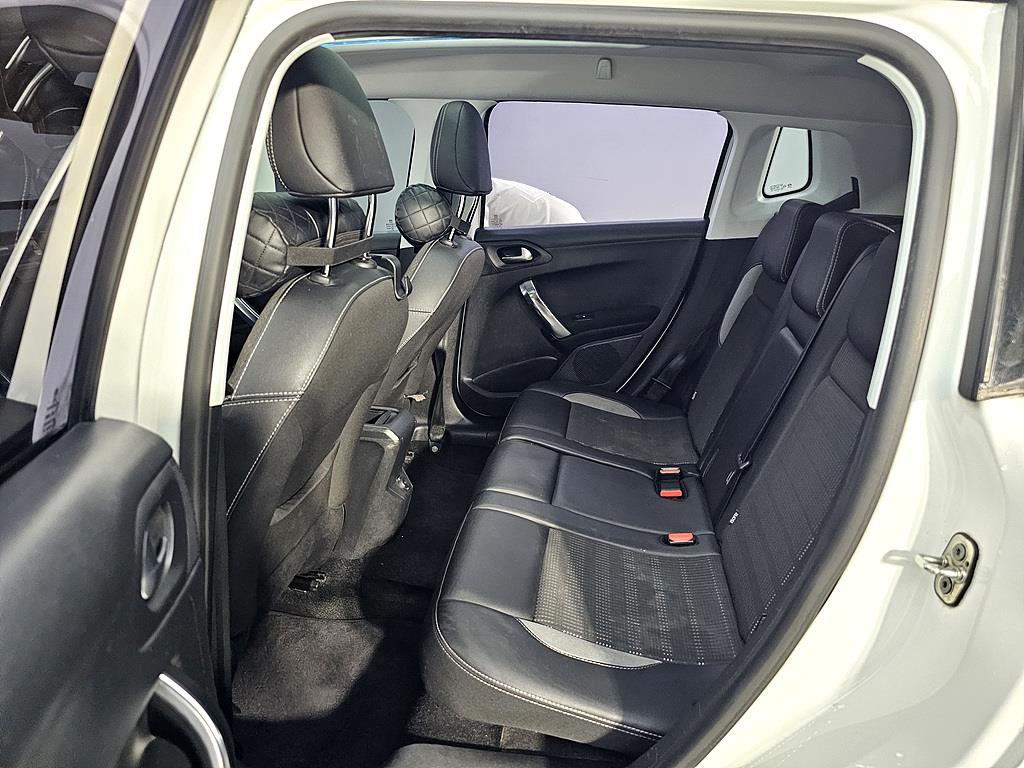 Peugeot 2008 - Vista 9