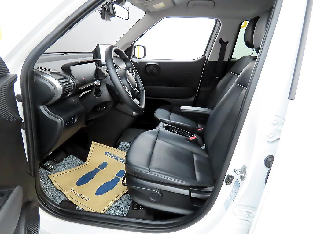 HYUNDAI Casper - Vista 5