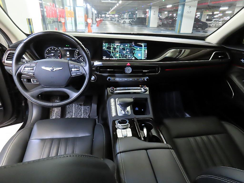 Genesis G90 - Vista 10
