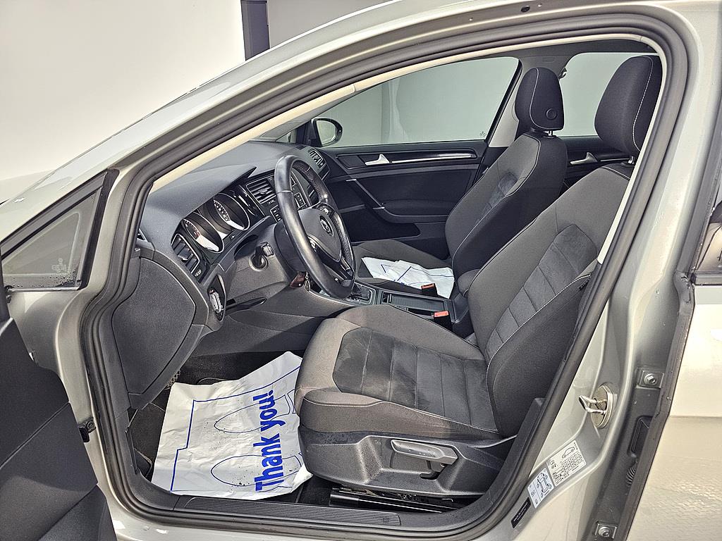 Volkswagen Golf - Vista 8