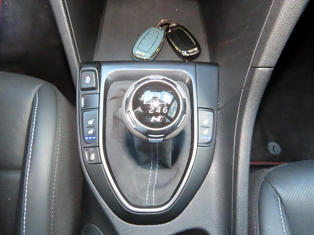 HYUNDAI Veloster - Vista 10