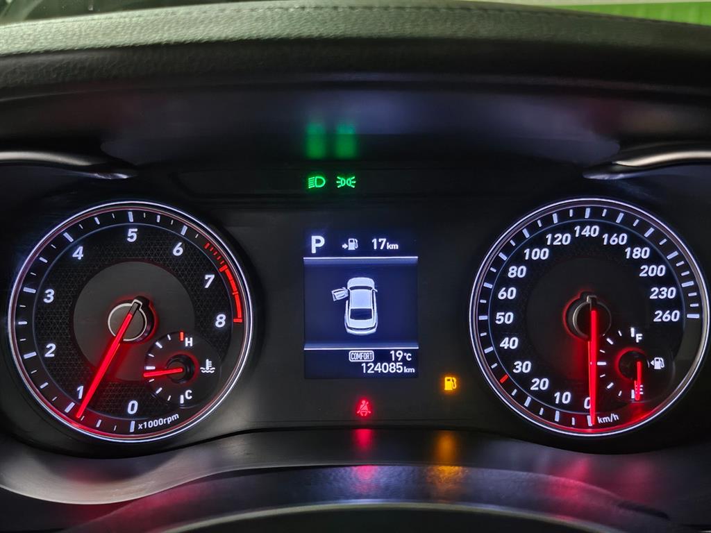 Genesis G70 - Vista 9