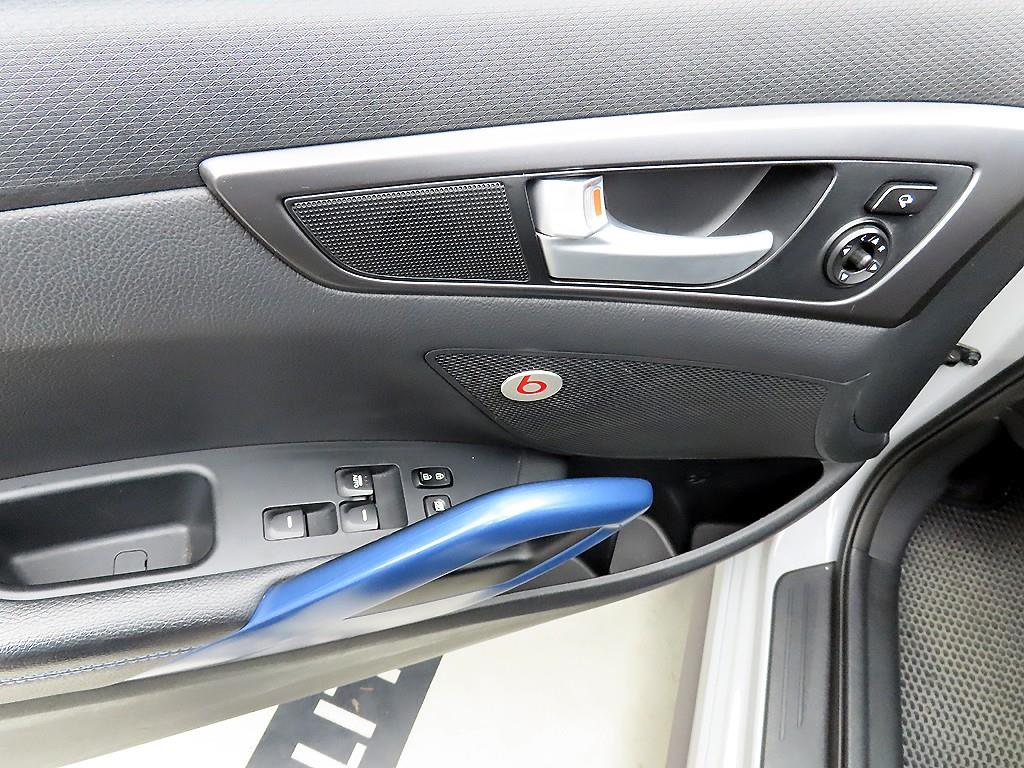 HYUNDAI Veloster - Vista 11