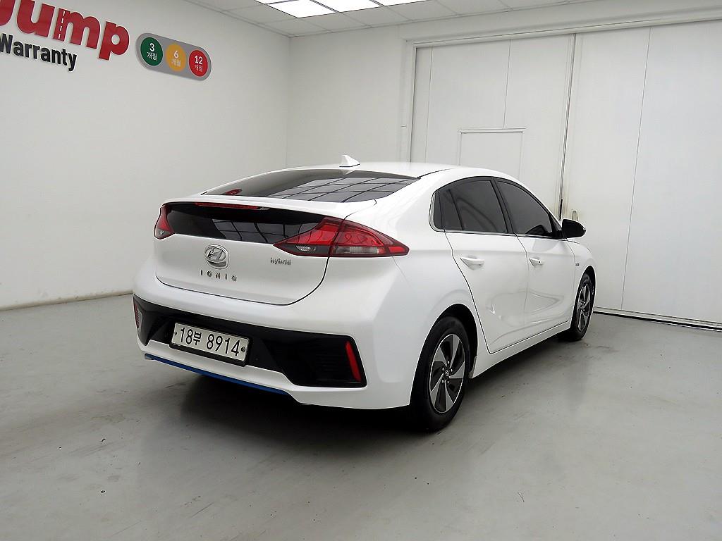 HYUNDAI Ioniq - Vista 4