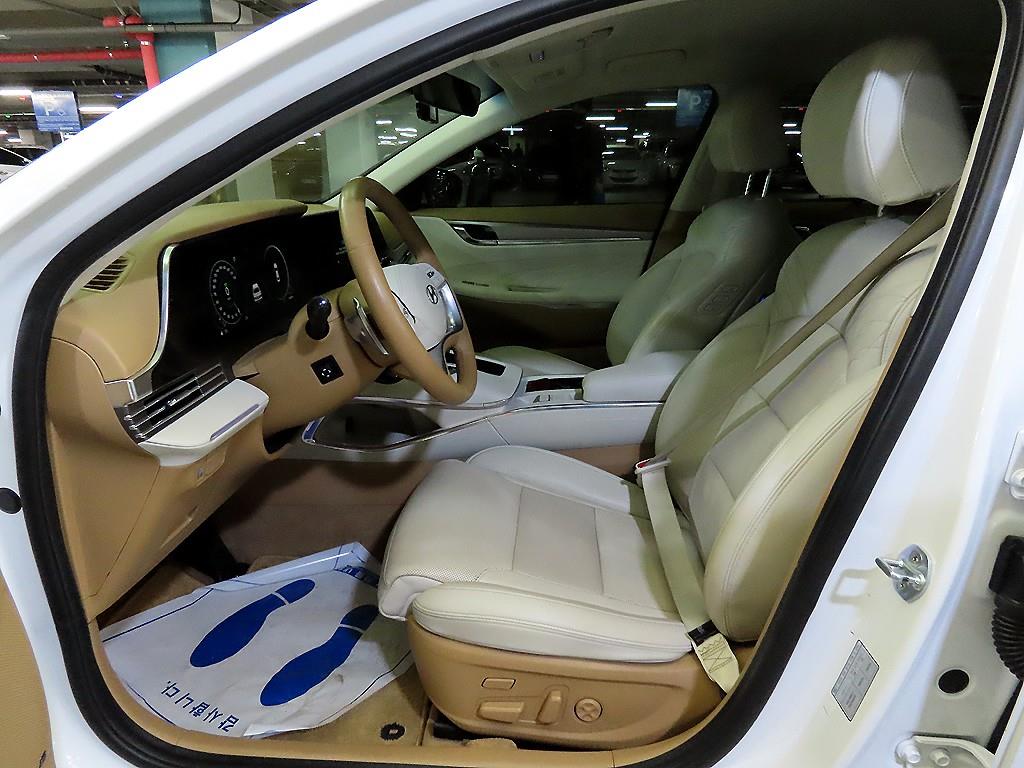HYUNDAI Grandeur - Vista 6