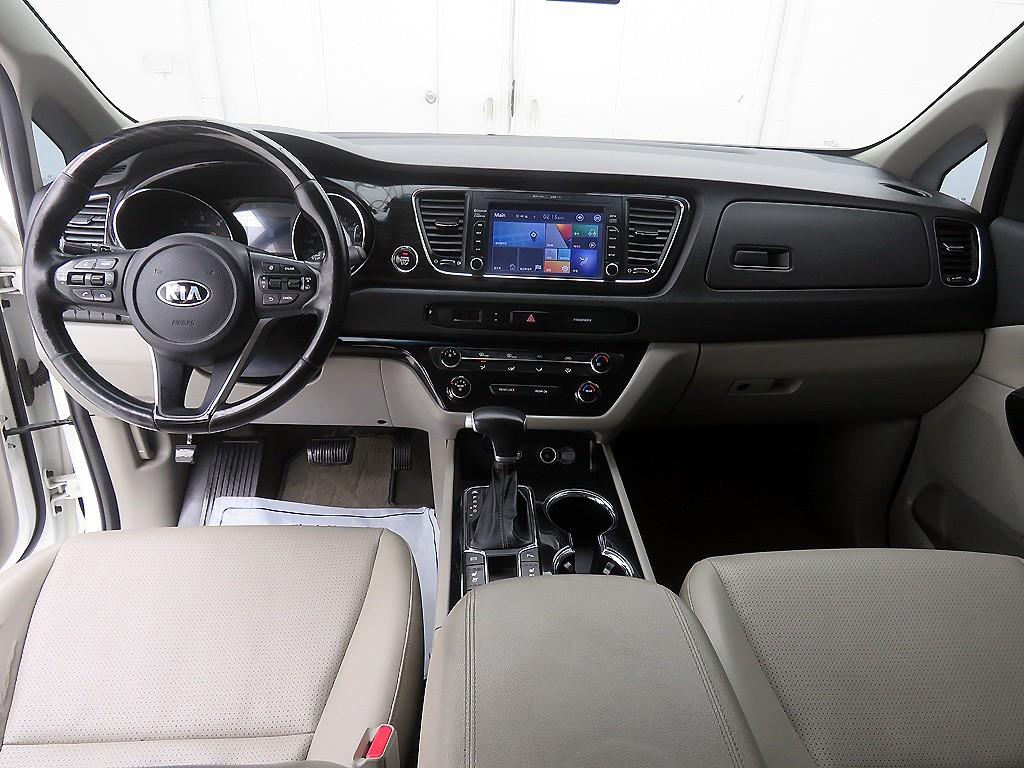 KIA Carnival - Vista 8