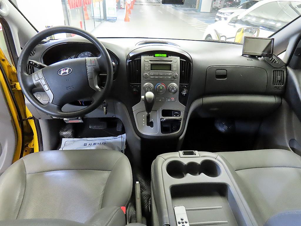 HYUNDAI Starex - Vista 11