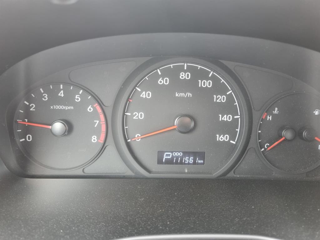 HYUNDAI Starex - Vista 10