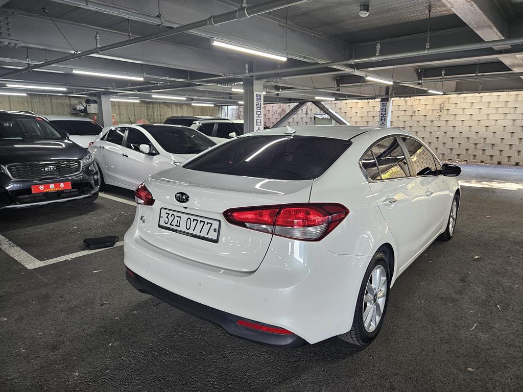 KIA K3 - Vista 3