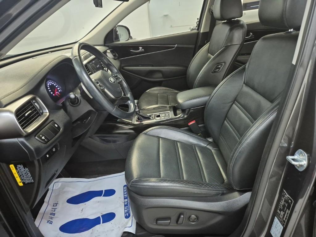 KIA Sorento - Vista 8