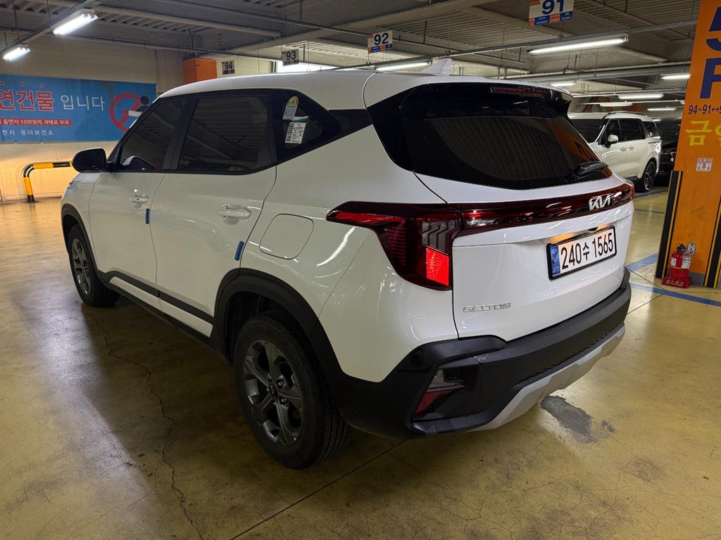 KIA Seltos - Vista 3