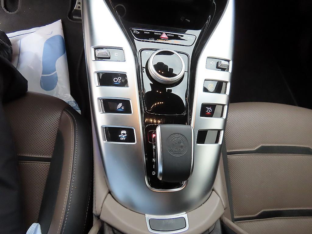 Mercedes Benz AMG GT - Vista 10