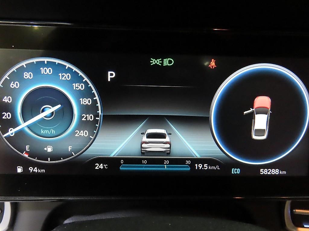 HYUNDAI Avante - Vista 9