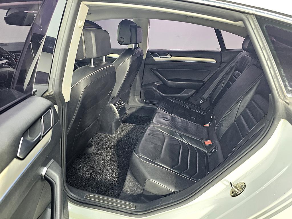 Volkswagen Arteon - Vista 9