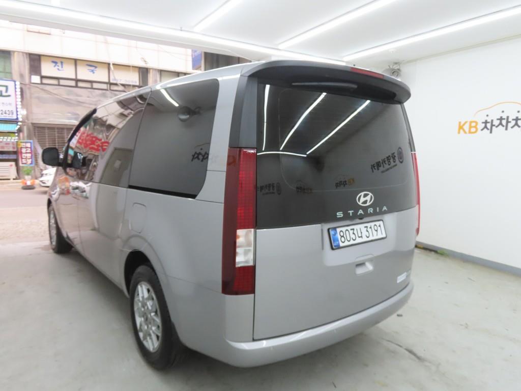 HYUNDAI Staria - Vista 4