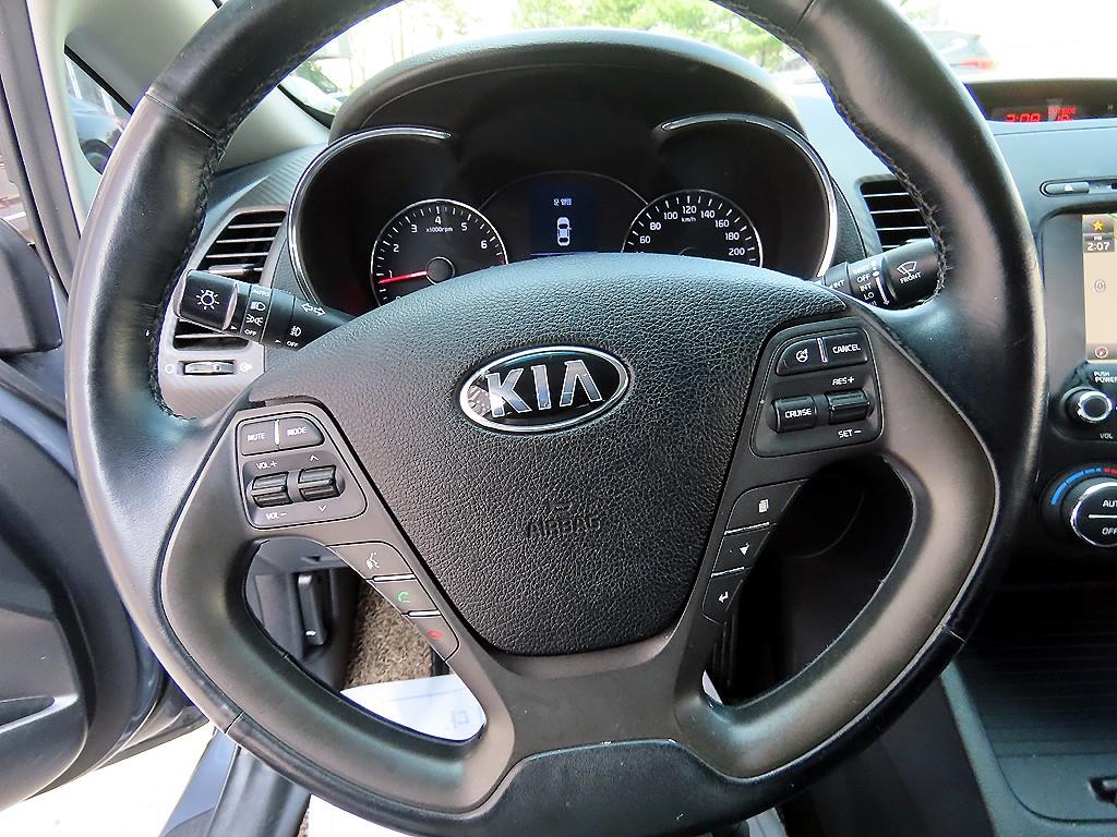 KIA K3 - Vista 8