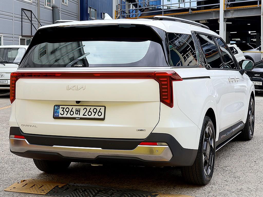 KIA Carnival - Vista 7