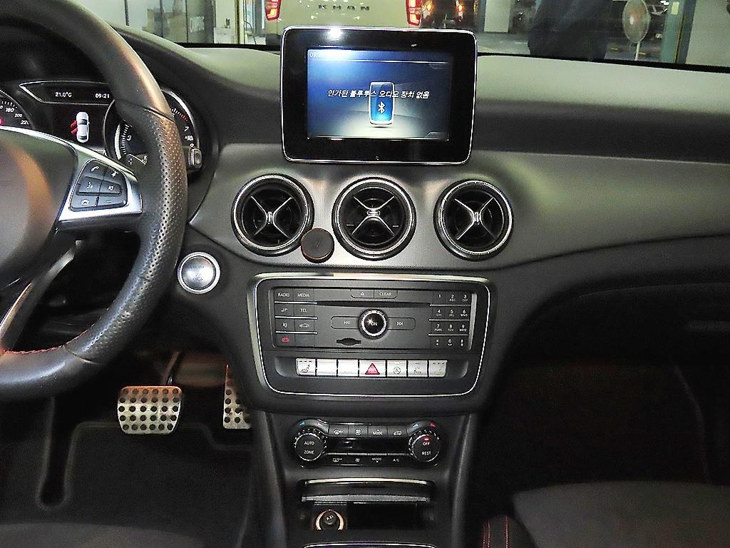 Mercedes Benz CLA Class - Vista 11