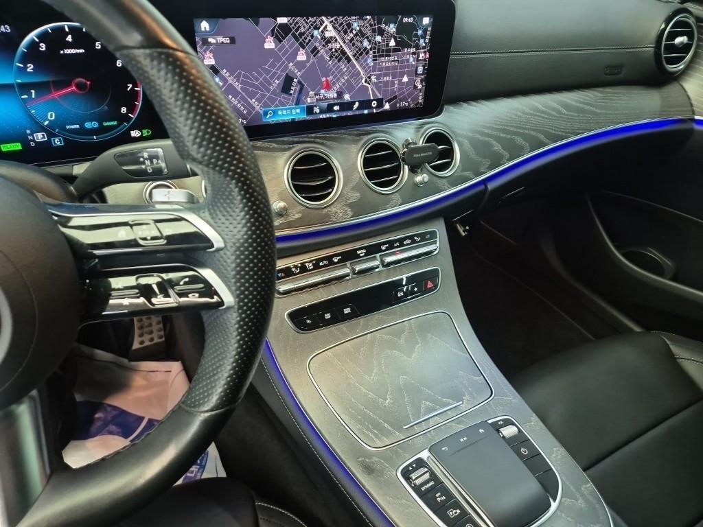Mercedes Benz E class - Vista 10