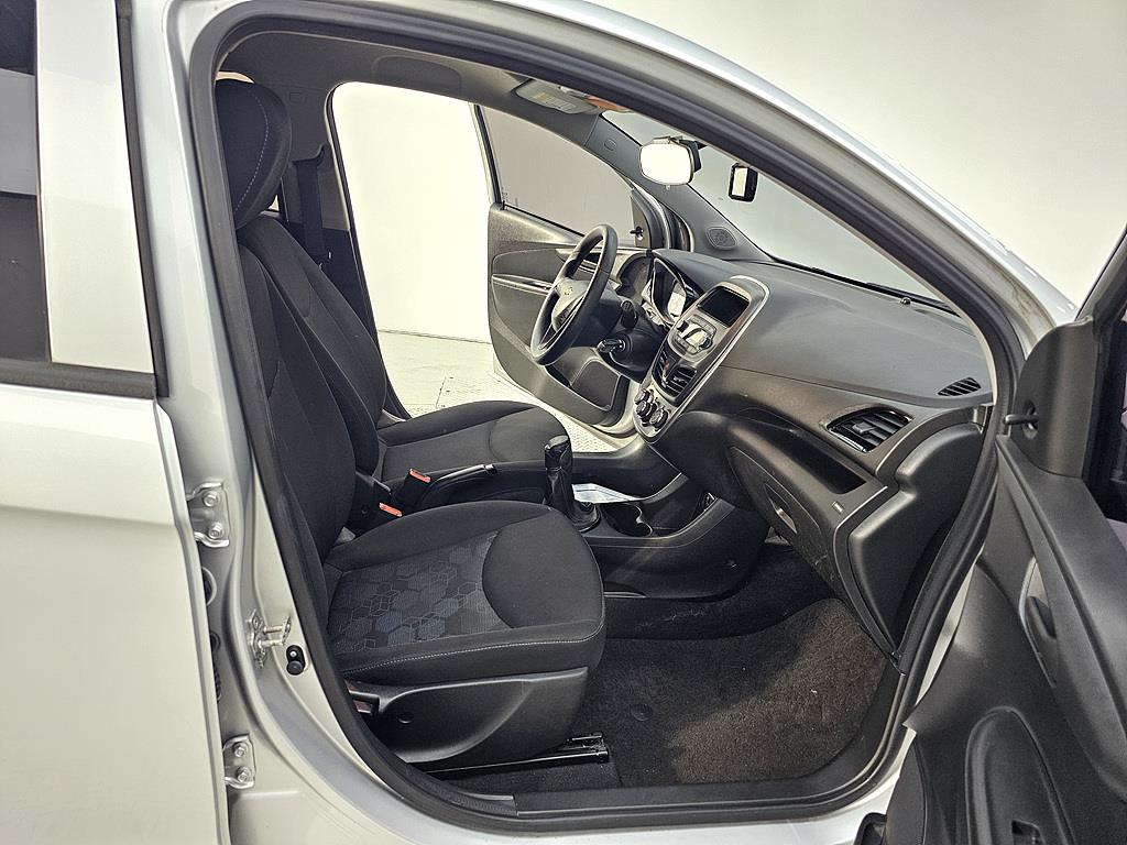 Chevrolet Spark - Vista 11