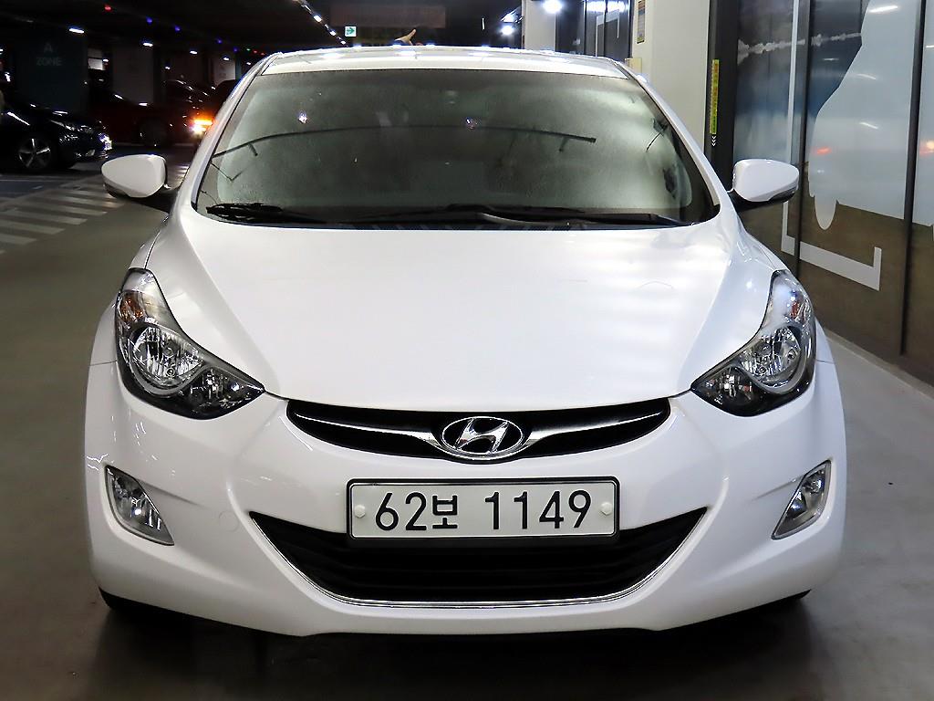 HYUNDAI Avante - Vista 2