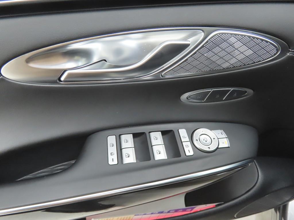 Genesis GV70 - Vista 10