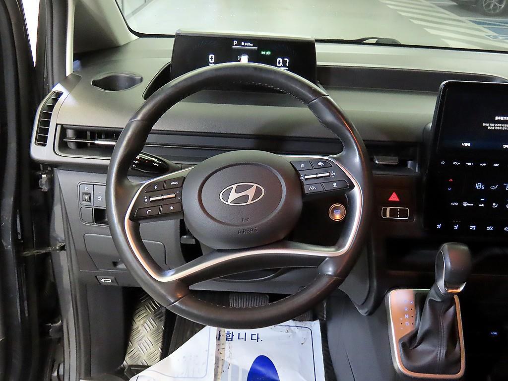 HYUNDAI Staria - Vista 8