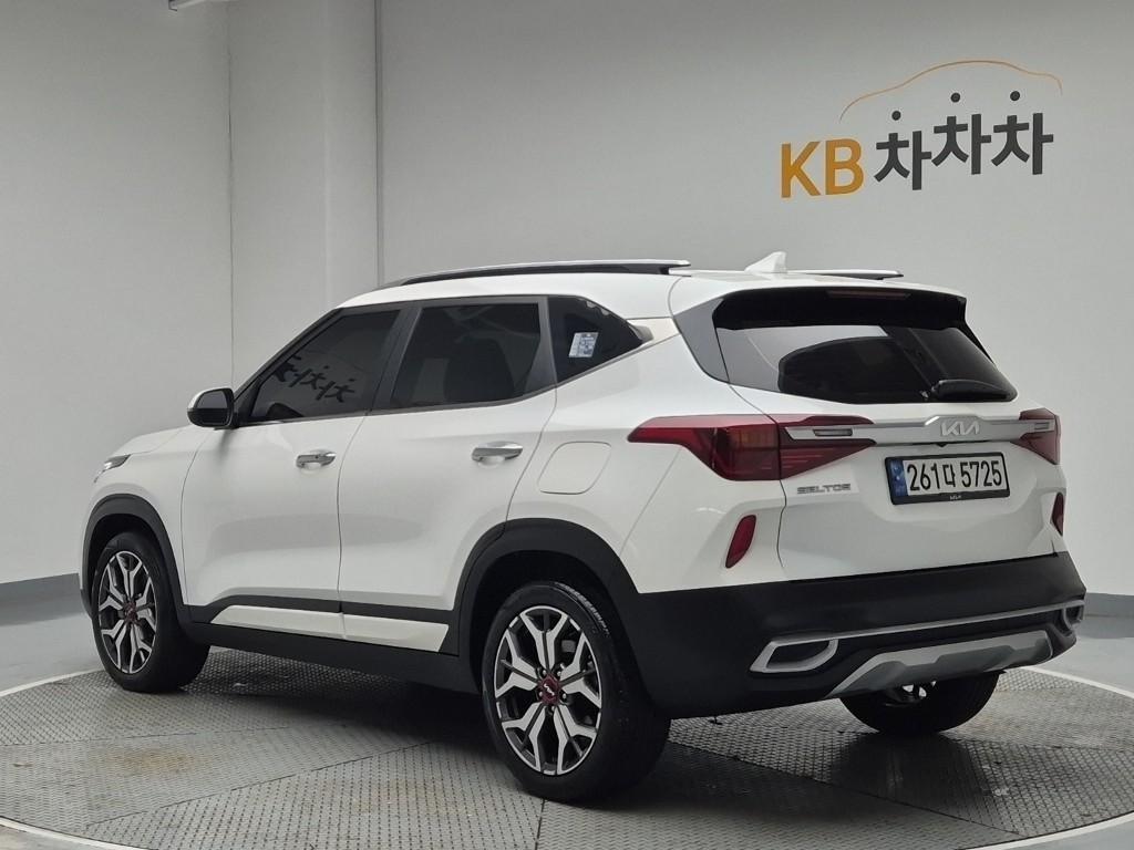 KIA Seltos - Vista 4
