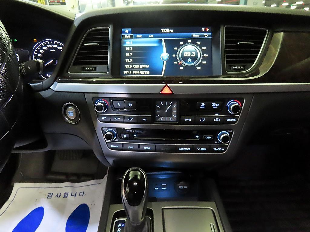 HYUNDAI Genesis - Vista 11