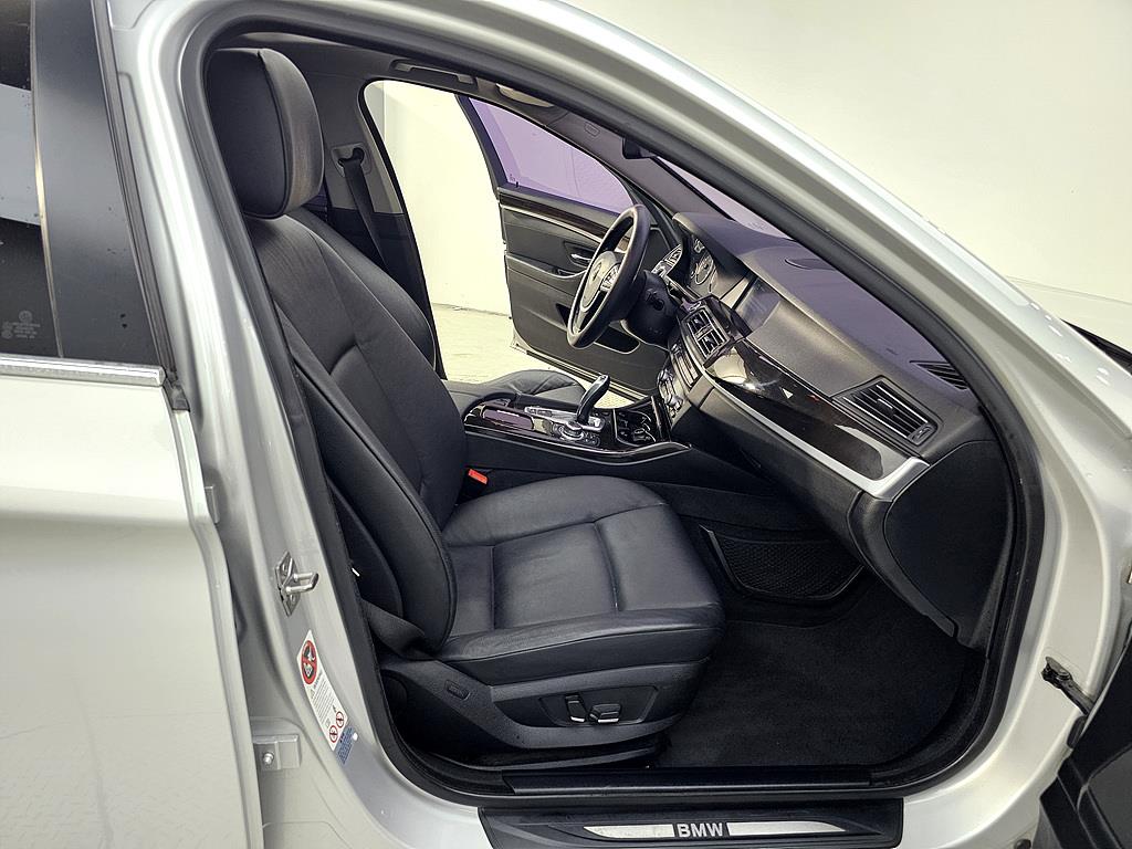 BMW 5 Series - Vista 11