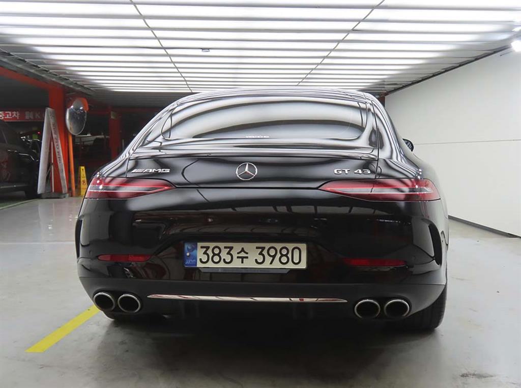 Mercedes Benz AMG GT - Vista 3
