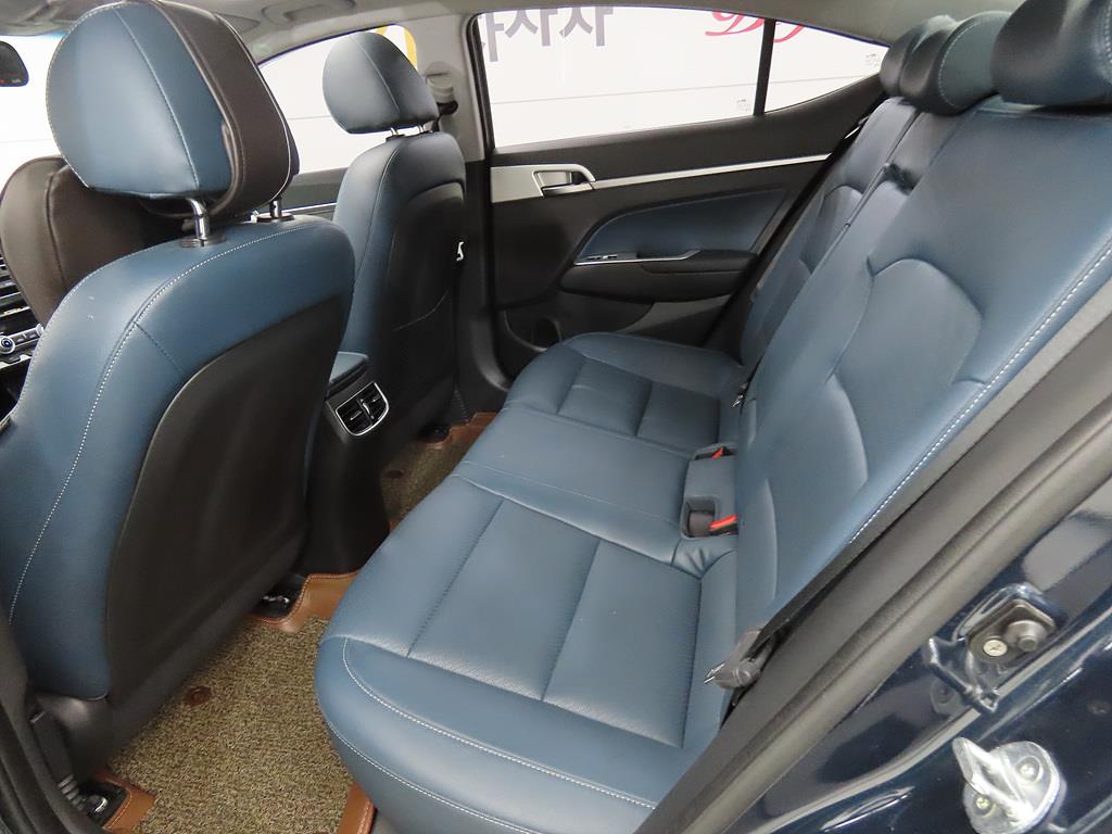 HYUNDAI Avante - Vista 6